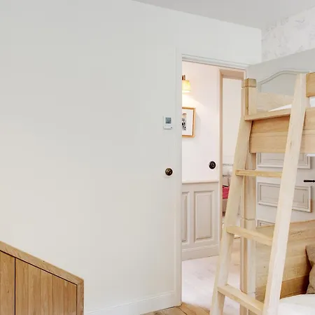 Apartment House *